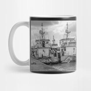 Crew transfer vessels moored up in the docks in the seaside town of Great Yarmouth, Norfolk Mug